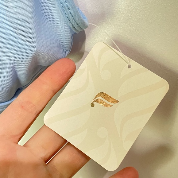 Fabletics Bali Blue Faye High Impact Sports Bra - Picture 4 of 8